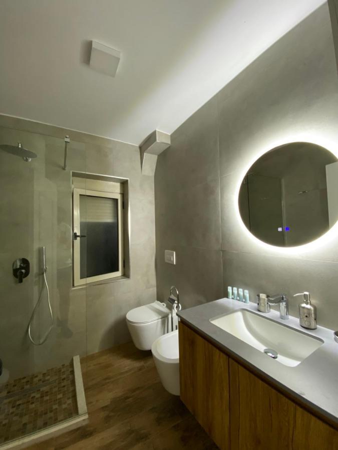 Lucas Downtown Apartment Tiranë Ngoại thất bức ảnh