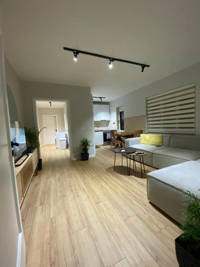 Lucas Downtown Apartment Tiranë Ngoại thất bức ảnh