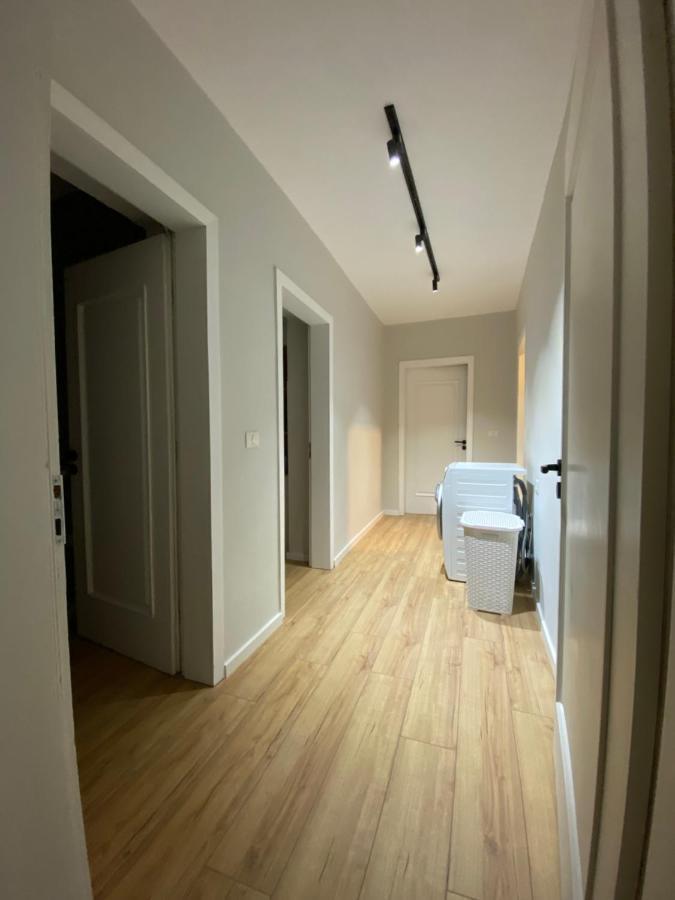 Lucas Downtown Apartment Tiranë Ngoại thất bức ảnh