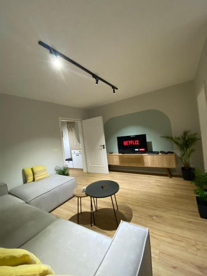 Lucas Downtown Apartment Tiranë Ngoại thất bức ảnh