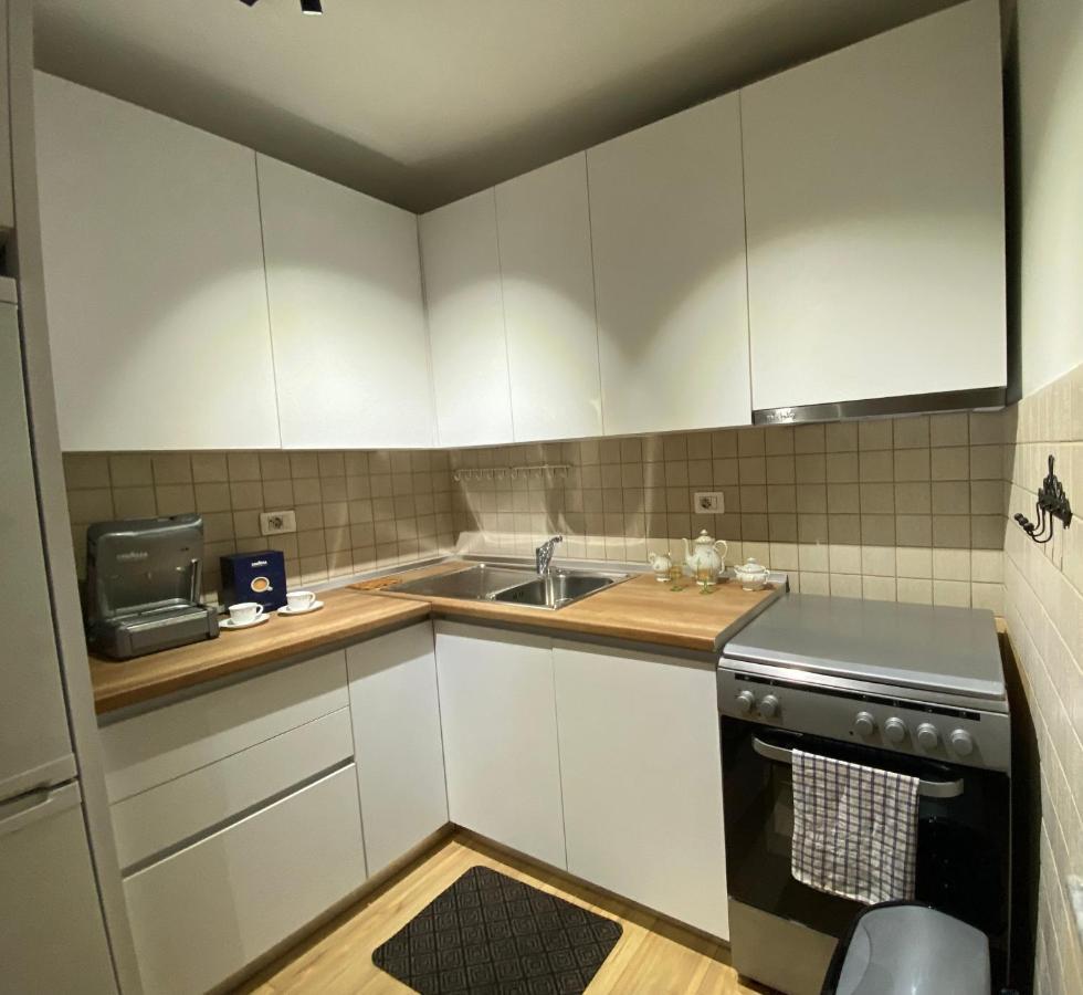 Lucas Downtown Apartment Tiranë Ngoại thất bức ảnh
