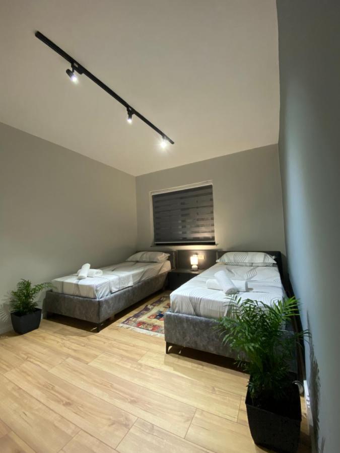 Lucas Downtown Apartment Tiranë Ngoại thất bức ảnh