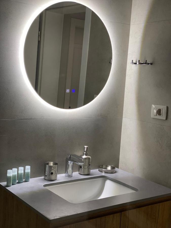 Lucas Downtown Apartment Tiranë Ngoại thất bức ảnh